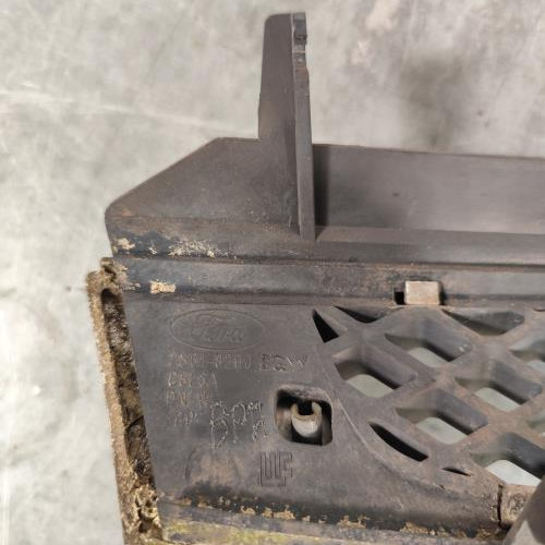 124352780-a3da3f72-6c33-4cd2-b492-b07284750b6c-Piece-124352780-Calandre-1211719-FORD-FIESTA-5-PHASE-1-14i-16V-0061f19aecccf9e964b8772e51be1bd65c78718295cae6d93e9dd8680e58852d_m.jpg