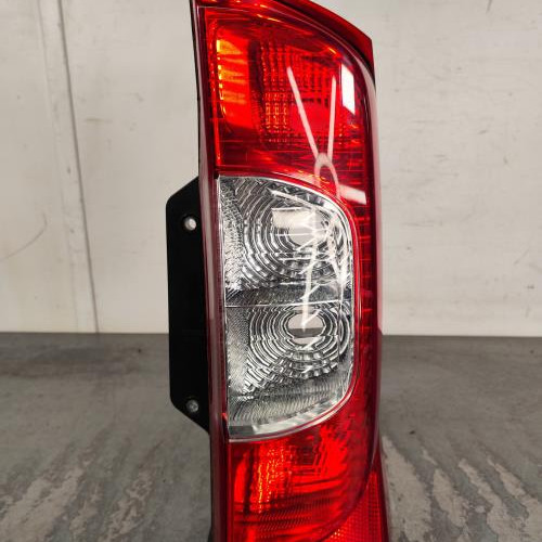 Feu arriere principal droit (feux)