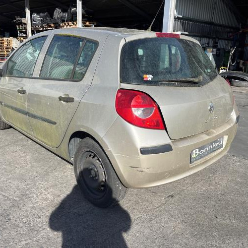 Vehicle-RENAULT-CLIO%25203%2520PHASE%25201-2006-4e9510cda0fa85d8bb6ecaff4ae3d69972291372430ab26831bfc799fca409ce_m.jpg