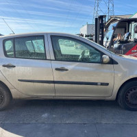 Vehicle-RENAULT-CLIO%25203%2520PHASE%25201-2006-e5ce71c942b6777643d4831618c923a6ffa9d933637be6ee90bbb952101d0a26_m.jpg