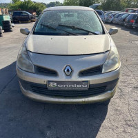 Vehicle-RENAULT-CLIO%25203%2520PHASE%25201-2006-e5ce71c942b6777643d4831618c923a6ffa9d933637be6ee90bbb952101d0a26_m.jpg