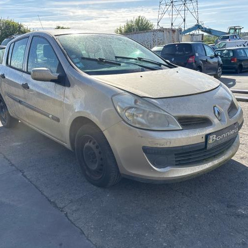 Vehicle-RENAULT-CLIO%25203%2520PHASE%25201-2006-c19e6c97fa55344367569aec6305ed57f6b3e94a159be8fa25654e7ae52d00cd_m.jpg