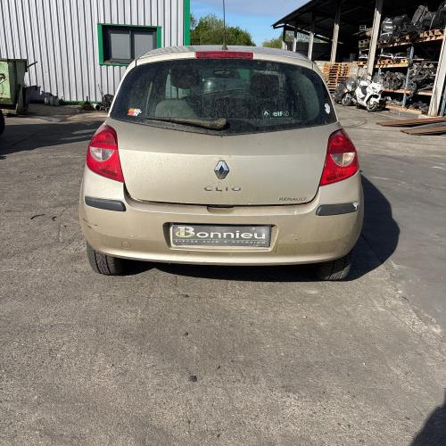 Vehicle-RENAULT-CLIO%25203%2520PHASE%25201-2006-9a3e0375bc54d5eadab4c9822db874ff0d965a0f70667363a5af847fdc0b8eb8_m.jpg