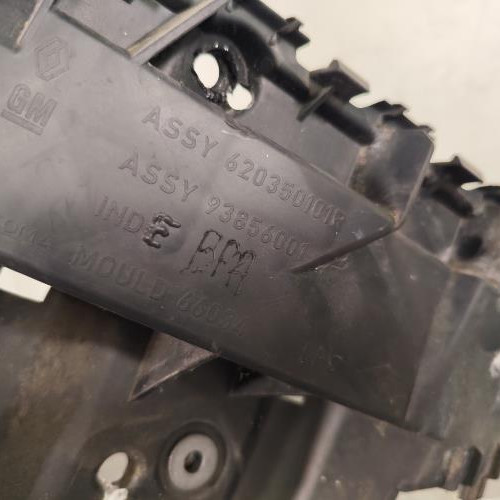 Support de pare chocs avant