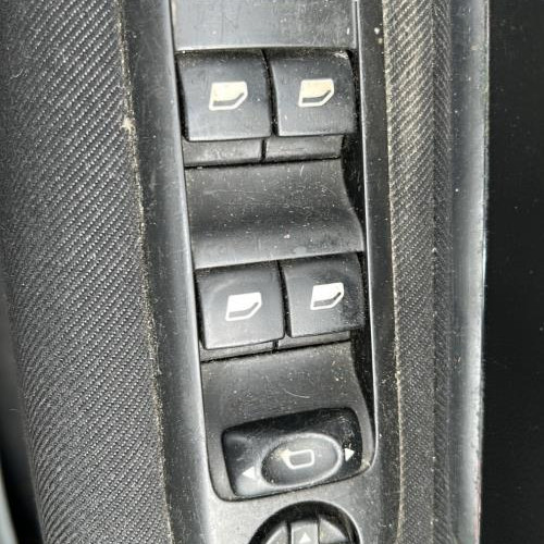 Vehicule-PEUGEOT-5008%25201%2520PHASE%25201-2011-e28b5ea7c75d61b57ac0cf832baa3e37c81e42e42361d1e25c7c61803112763b_m.jpg