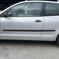 Vehicule-VOLKSWAGEN-POLO%25204%2520PHASE%25201-2004-5a701ee6cfb574603fc0af112c812e9a1bbd445d3e4ae89f47846c8d49bfa0c0_m.jpg