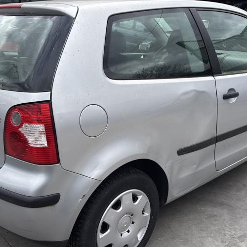 Vehicule-VOLKSWAGEN-POLO%25204%2520PHASE%25201-2004-ad9bf77dfc6c314e3a2ef279b66f851d0cb95ae4e61045b758c828139d52c75d_m.jpg
