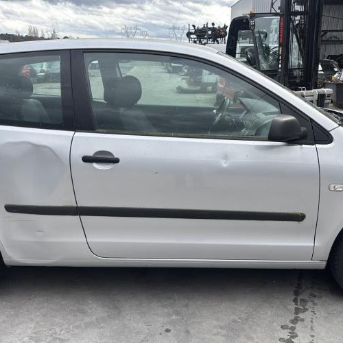 Vehicule-VOLKSWAGEN-POLO%25204%2520PHASE%25201-2004-fb2c5276097a9343e7f0702aaf870f74e763cbc981c749d300939e778491d5c1_m.jpg
