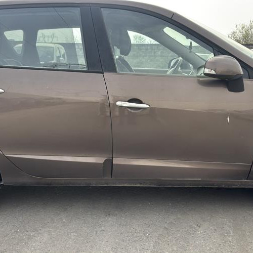 Vehicule-RENAULT-SCENIC%25203%2520PHASE%25201-2010-0582528f6839cf02720adf6c19d400bcad27f779c707a49fbb75cc97293fdd31_m.jpg