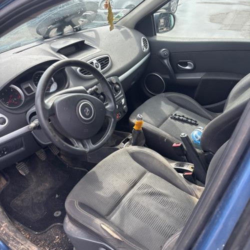 Vehicle-RENAULT-CLIO%25203%2520PHASE%25202-2010-2bf8421b29fdab6145280ba2c01d25f11f3b54b90b9595667ddac3f8b8900068_m.jpg