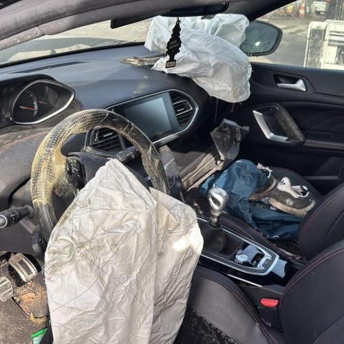 Vehicule-PEUGEOT-308%25202%2520PHASE%25201-2015-d4dcd8106cc7d37405d616d89368285bc444ca86259a8044fcbe840475f8d184_m.jpg