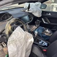 Vehicule-PEUGEOT-308%25202%2520PHASE%25201-2015-d4dcd8106cc7d37405d616d89368285bc444ca86259a8044fcbe840475f8d184_m.jpg