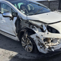 Vehicule-PEUGEOT-3008%25201%2520PHASE%25202-2015-94c0b36fb896d1c9bd03668547753015c4dd38e72b612e5985b6717bb2ca7031_m.jpg