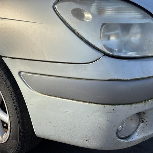 Vehicule-RENAULT-SCENIC-2002-422411abc5156e983417ad4e87886b851f40dbb3e6691780aaf6f2a29046659d_m.jpg