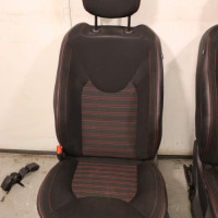 126861803-5088031f-b29b-4a9d-9633-879cdd58b722-Piece-126861803-Banquette-arriere-883057789R-RENAULT-CLIO-4-PHASE-2-16i-16V-TURBO-RS-TROPHY-df2fbd592c142522dc57436b9ca0fb7aab096a585f9a681e22d5e2ca58ec6193_m.JPG