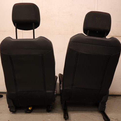 126861803-3a4f74aa-2a95-438c-be36-3f3acdba1762-Piece-126861803-Banquette-arriere-883057789R-RENAULT-CLIO-4-PHASE-2-16i-16V-TURBO-RS-TROPHY-e373d8b6c373165ff03db3b3f634679a920ecde0c450d4ba8bc2a4abf2977784_m.JPG