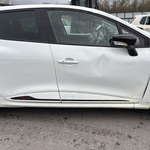 Vehicule-RENAULT-CLIO%25204%2520PHASE%25202-2025-ea6050dabf56a5929af43e77af4cbde2877d435ba6f94ab62cb41eb115de09f9_m.jpg