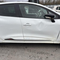 Vehicule-RENAULT-CLIO%25204%2520PHASE%25202-2025-ea6050dabf56a5929af43e77af4cbde2877d435ba6f94ab62cb41eb115de09f9_m.jpg
