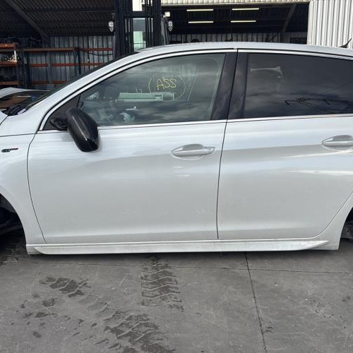 Vehicule-PEUGEOT-308%25202%2520PHASE%25201-2015-d0547e00d055bd42f75b174ed68d73eb7ddf69034ac9c6ddc1ed7f0581554791_m.jpg