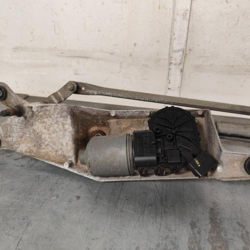 Moteur essuie glace avant