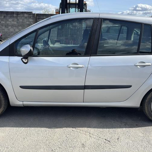 Vehicule-RENAULT-GRAND%2520MODUS%2520PHASE%25202-2010-d131d23627b07b2b143cf153605d45df7252da04c3e072fdcb66156800f5fae4_m.jpg