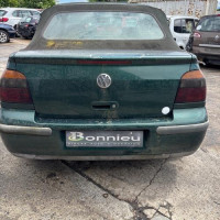 15804857-63216f6b0d57f11cd1de58f6d3e572ae5fc331c3dfe8eb8cf9833b8d129e3966_m.jpg