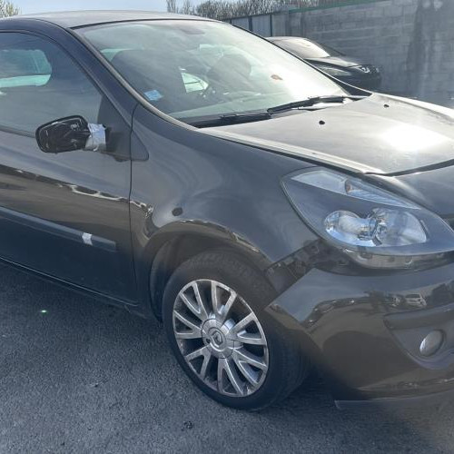 Vehicule-RENAULT-CLIO%25203%2520PHASE%25202-2006-f5e701ae7c1feb9ad3642fb6f800d22fb9a8444e2ff83022846659744544cd82_m.jpg