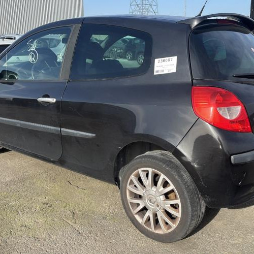 Vehicule-RENAULT-CLIO%25203%2520PHASE%25202-2006-2d249347e2787d84761a08b11c4c52edb17fb4cd9d1f731a72af169e3e181ce9_m.jpg