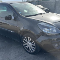 Vehicule-RENAULT-CLIO%25203%2520PHASE%25202-2006-f5e701ae7c1feb9ad3642fb6f800d22fb9a8444e2ff83022846659744544cd82_m.jpg