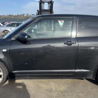 Vehicule-SUZUKI-SWIFT%25203-2007-b9eef6a1e937b8723af798943c65e92f42b4581f243e3c88cd6cdde73361b577_m.jpg
