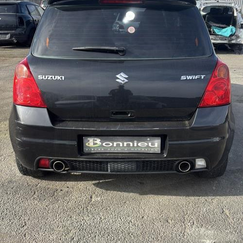 Vehicule-SUZUKI-SWIFT%25203-2007-183ccf5336f7f6c1a90cc644fe1b0182032509a8c97da8f1f0b109402888ee20_m.jpg