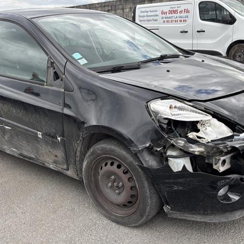 Vehicule-RENAULT-CLIO%25203%2520PHASE%25202-2012-b147ab3b1ee8717a2a9d872427a7ce8ef77fc522395a7b1e39d736a44ecb18a4_m.jpg