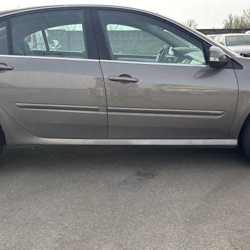 Vehicule-RENAULT-LAGUNA%25203%2520PHASE%25201-2009-cf45cbee48e5284e70c4b5b05bbb05ab983ac819a14409bd74c2620a6146be68_m.jpg