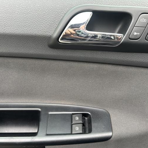 Vehicule-VOLKSWAGEN-POLO%25204%2520PHASE%25201-2004-c0e9ff92e583df48d2c911366adcfc2cc2a53be82e239258480c797b321d754c_m.jpg