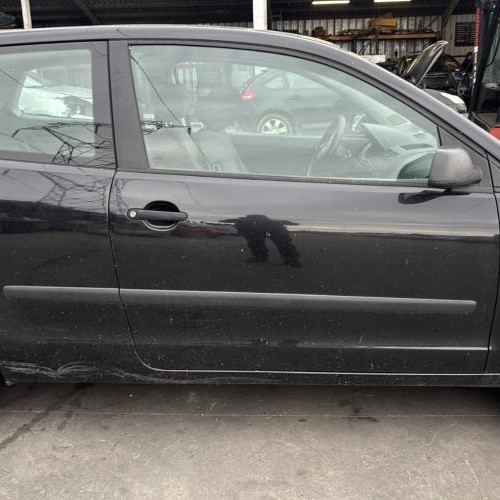 Vehicule-VOLKSWAGEN-POLO%25204%2520PHASE%25201-2004-633c2d8ff3fefdc3704f6451c9f5eda27f46a73ae53a39caff4134dc5e7013f3_m.jpg