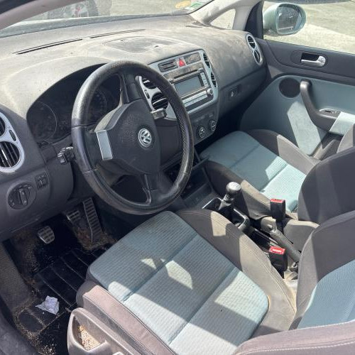 Vehicle-VOLKSWAGEN-GOLF%25205-2007-2c2d711b886ee3dc25bd9030e4eba143411458238b7c483c2cb3ad720f49ceb8_m.jpg