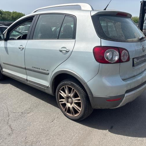 Vehicle-VOLKSWAGEN-GOLF%25205-2007-969f50f75c04336870a92edba7bd3915cae7866fa03d0b4b81c53496cd817d18_m.jpg