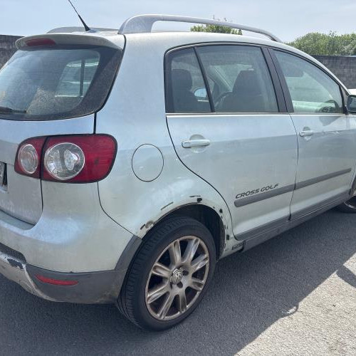 Vehicle-VOLKSWAGEN-GOLF%25205-2007-69978701fe1c3923f636b6798920b8a275d1a2ae292431fb3bb8663e852243a4_m.jpg