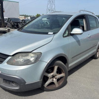 Vehicle-VOLKSWAGEN-GOLF%25205-2007-4b5a509e0993d999bcab44449d178f594b3c3dca570199dac6c835a8a7e8cdd9_m.jpg