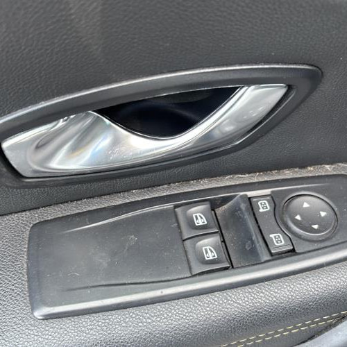 Vehicule-RENAULT-MEGANE%25203%2520PHASE%25201%2520COUPE-2011-53becdea4541945015bd5c58d9015c63670a5225be2aa5c013d5c7dbf88ee538_m.jpg