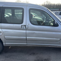 Vehicule-PEUGEOT-PARTNER%25201%2520PHASE%25202-2005-39cf13012040955f13d2cebc448d2ae40b056056c412c8046862191fb4c0dda9_m.jpg