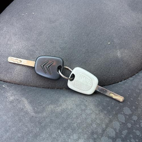 Vehicle-CITROEN-C2%2520PHASE%25201-2006-a07e0d618c3cb093c318e8a9896ff8e8c3c6ca3e57f2cdfe9dfe2842d3c50010_m.jpg