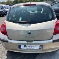 16123688-a9c92af9fda6dfda04153418c241127ada5cbfe6952ed9c504697d86a610445c_m.jpg