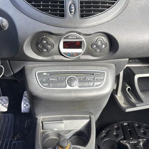 Vehicule-RENAULT-TWINGO%25202%2520PHASE%25201-2009-b9131df5887be23f1e2a95e774b6351c60cbcd30434da8e556ed8808d6ac0cfc_m.jpg