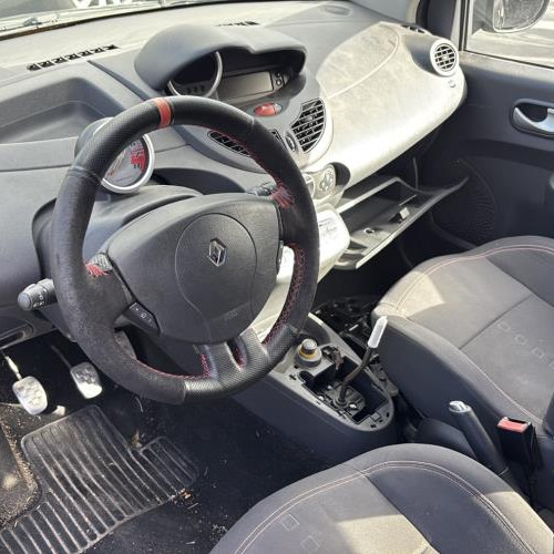 Vehicule-RENAULT-TWINGO%25202%2520PHASE%25201-2009-a9498a890d9e95ffec5d0f4d04718f696856cf386bfa8f01cc586e573d3dce07_m.jpg