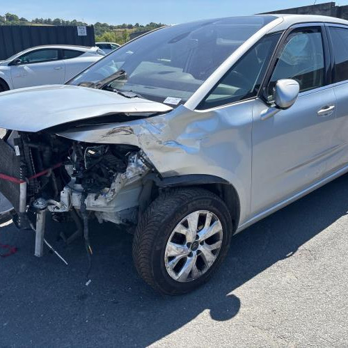 16111494-1e66f36028362bed55528587f10663d8ce9576750034631b3a3d0baff5023e8b_m.jpg