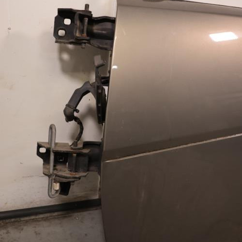 132647105-d8bf1905-89fe-40bb-aaf6-7e5739e3e016-Piece-132647105-Porte-avant-gauche-A4517210100-SMART-FORTWO-2-COUPE-10i-12V-aecb632793defaa3a9883250993148023e9672207b66bfde50ee7f63a43c265b_m.JPG