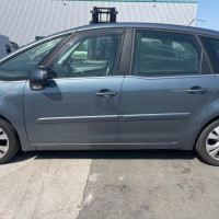 16373463-009a087bc3d3d4a204bde3b5a3cb461691fb8a9e94cdbf4a8509b482f9811406_m.jpg