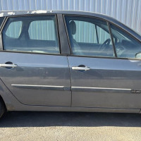 Vehicule-RENAULT-GRAND%2520SCENIC%25202%2520PHASE%25201-2006-38bc26527a3b6c3852438546bbda16cc092976dacaaed38350255bec1b30d12f_m.jpg