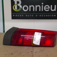 Piece-Feu-arriere-principal-gauche-%28feux%29-RENAULT-SUPER-5-Essence-c103252435b99ca00964f706f4b79fff79cb8e5bcd1e19ca3163fc4daec287f7.jpg